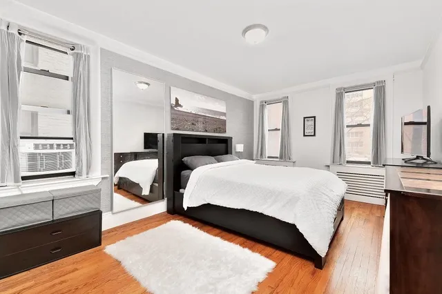 $645,000 | 350 East 77th Street, Unit 1H | Lenox Hill