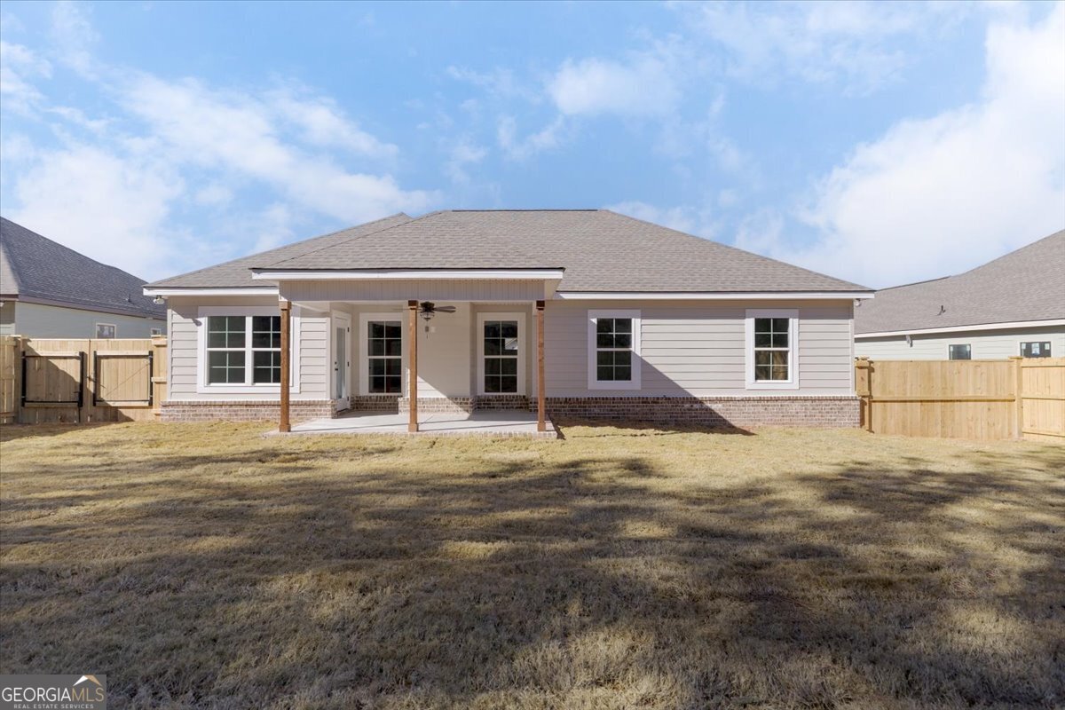 506 New Hope Drive Perry, GA 31069 - Photo 47 of 51 front view of a house with a yard