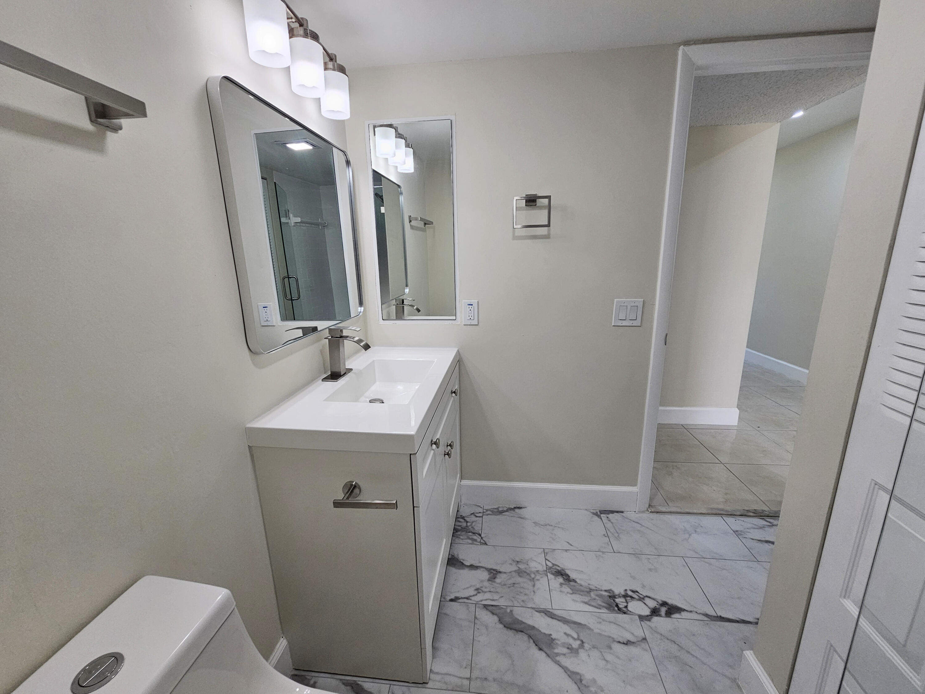 21815 Arriba Real, Unit 12E Boca Raton, FL 33433 - Photo 25 of 31 Bathroom 2 (2)