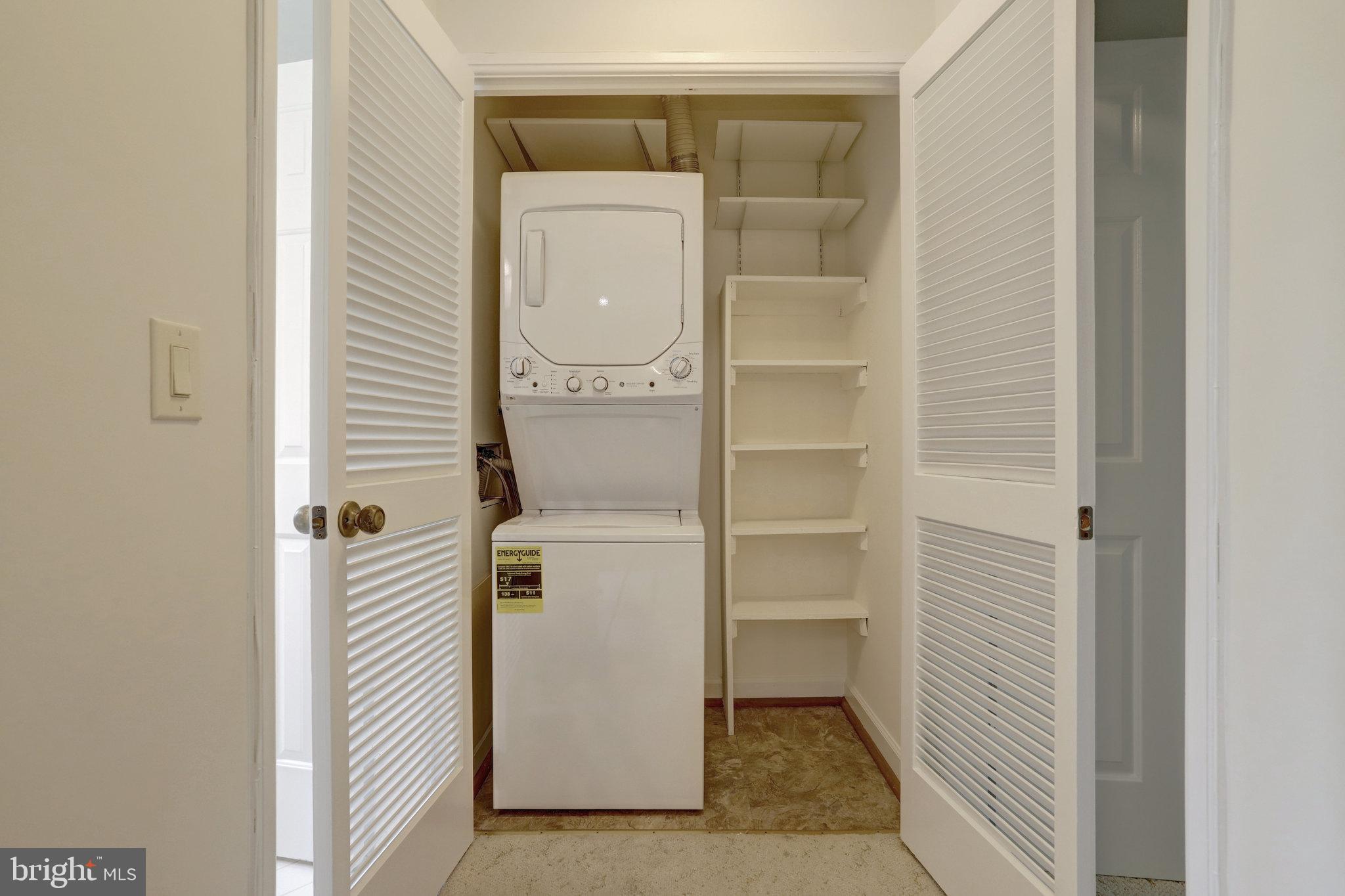 3062 South Buchanan Street, Unit C2 Arlington, VA 22206 - Photo 20 of 33 a bathroom with a shower