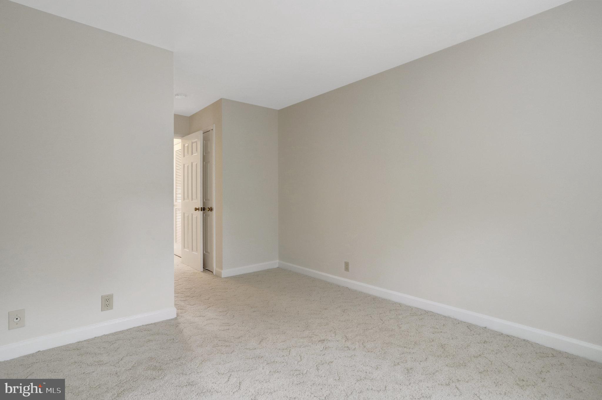 3062 South Buchanan Street, Unit C2 Arlington, VA 22206 - Photo 26 of 33 a view of an empty room