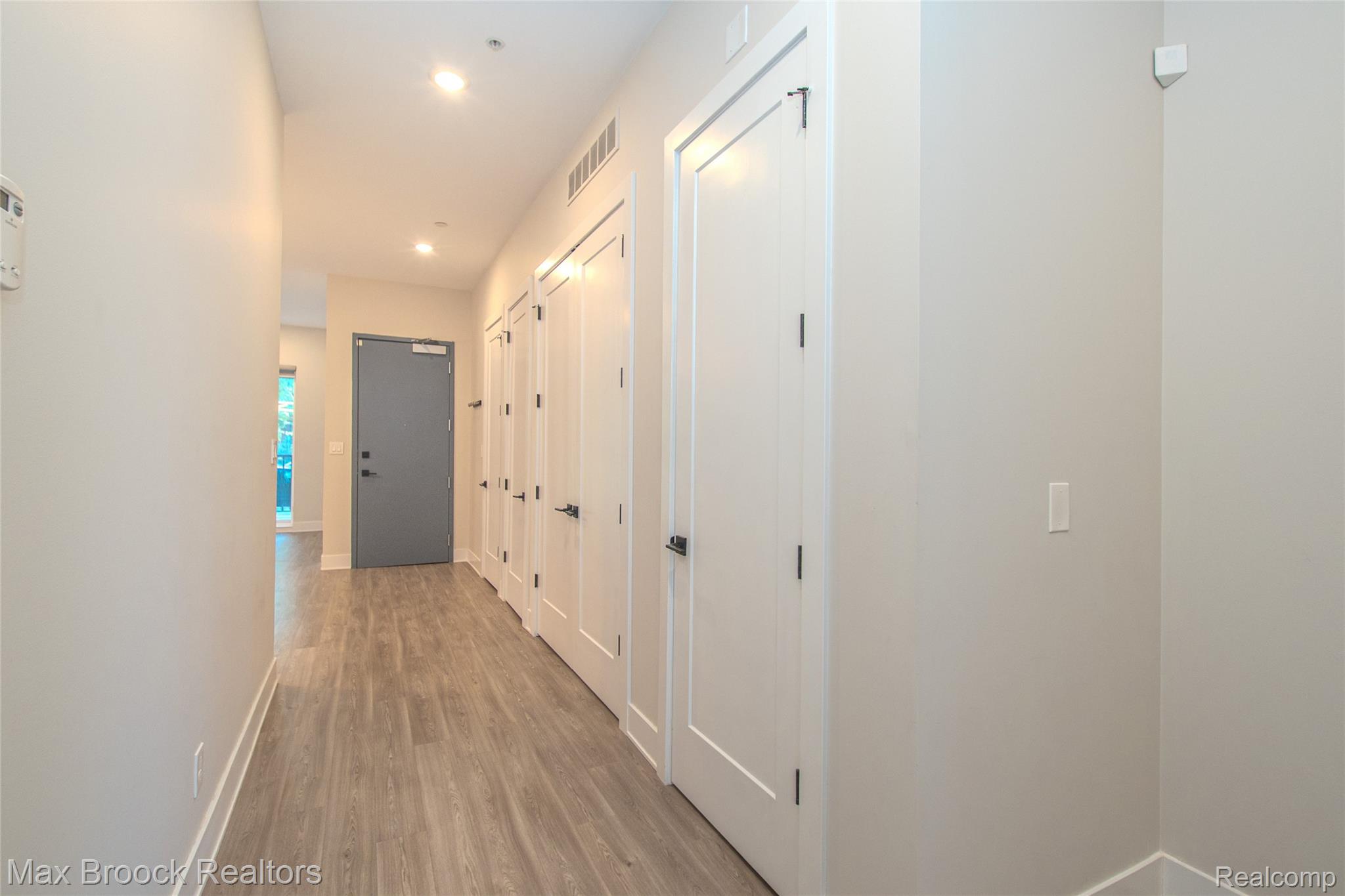 4530 Commonwealth Street, Unit 1 Detroit, MI 48208 - Photo 23 of 66 v511624_32.jpg