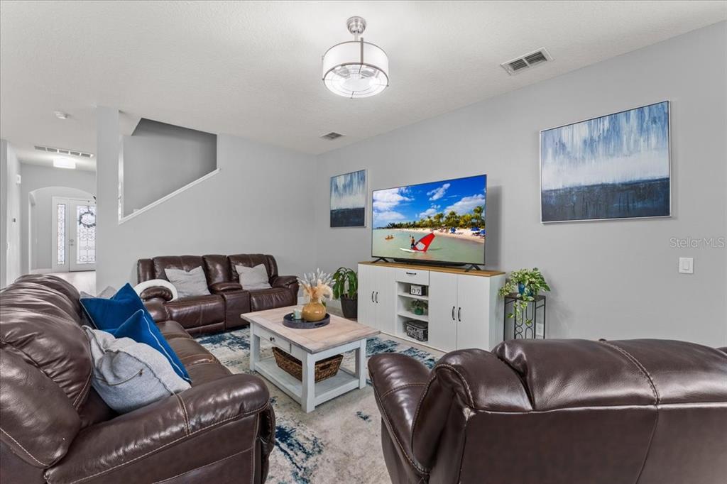 1675 Feather Grass Loop Lutz, FL 33558 - Photo 15 of 63