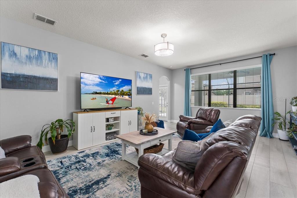 1675 Feather Grass Loop Lutz, FL 33558 - Photo 9 of 63