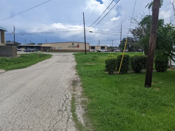 a view of a park with a big yard