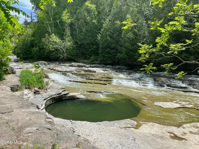 $60,000 | 39 Floral Avenue, Canajoharie, NY 13317