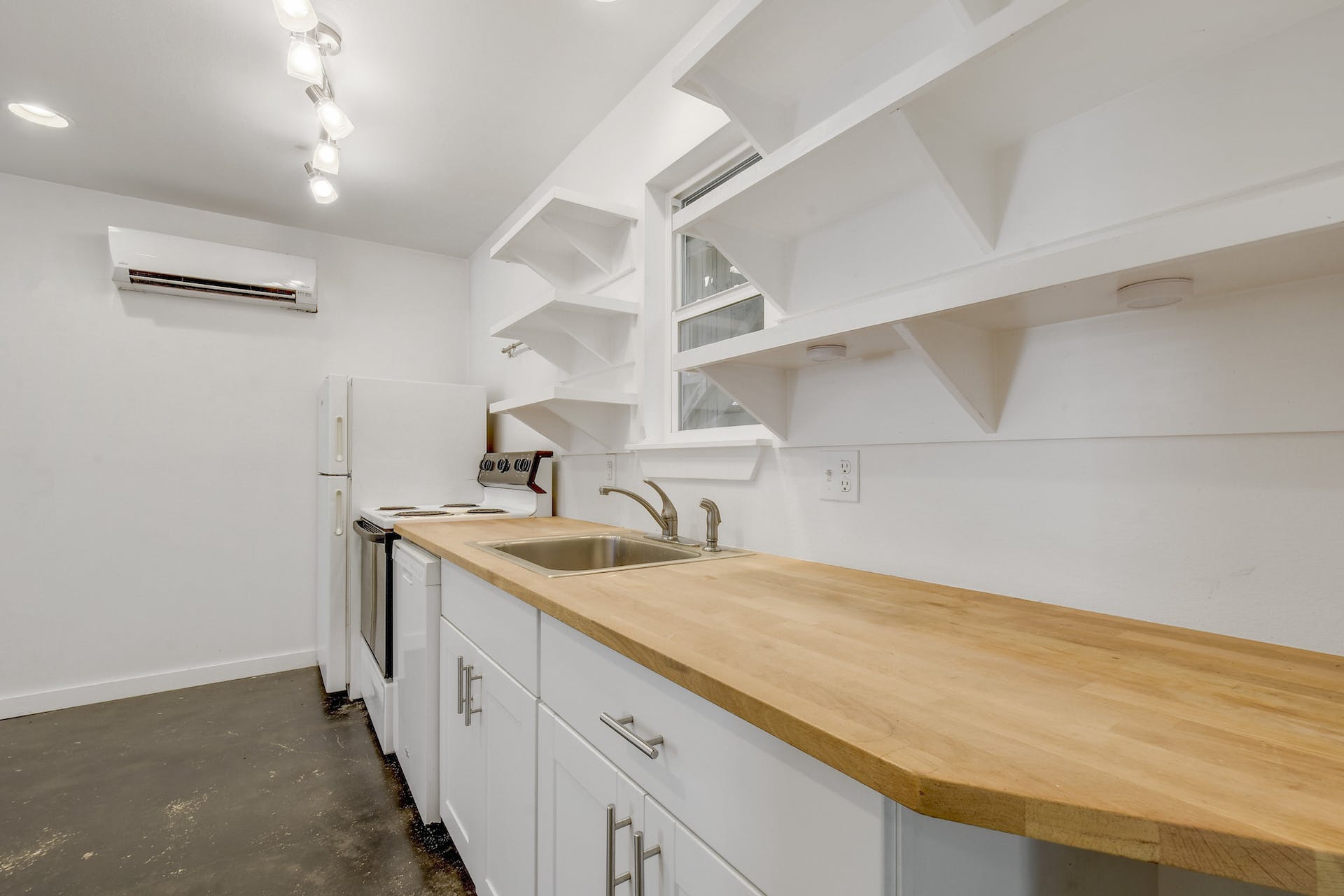 4805 Brighton Road, Unit B Austin, TX 78745 - Photo 4 of 9