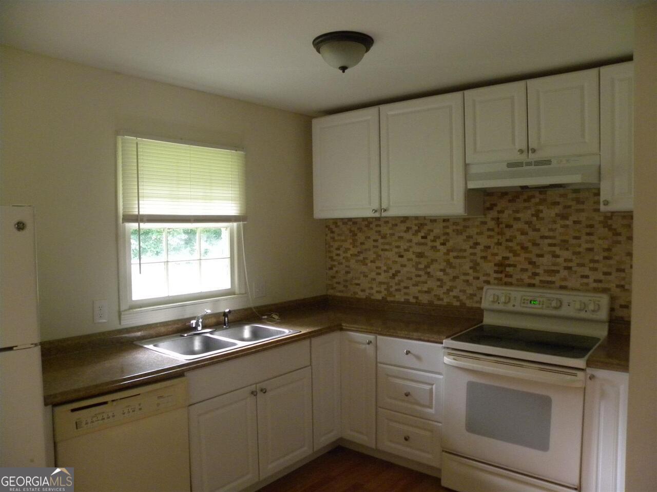 85 Hill Street Hartwell, GA 30643 - Photo 5 of 9