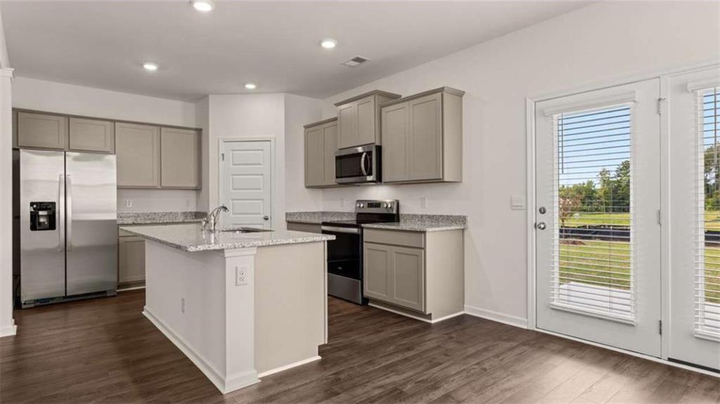 302 Friendship Oak Way Hampton, GA 30228 - Photo 5 of 34