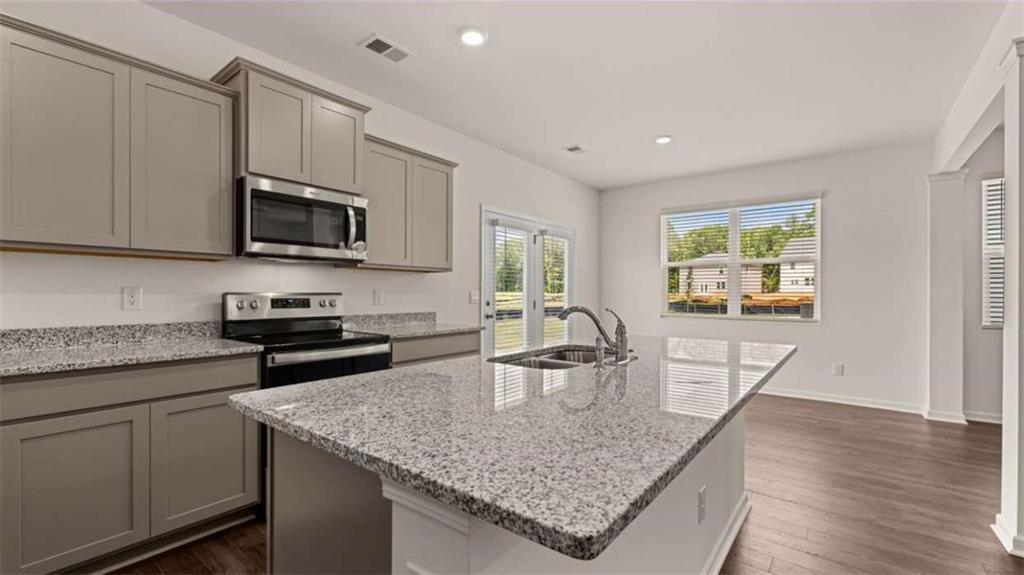 302 Friendship Oak Way Hampton, GA 30228 - Photo 6 of 34