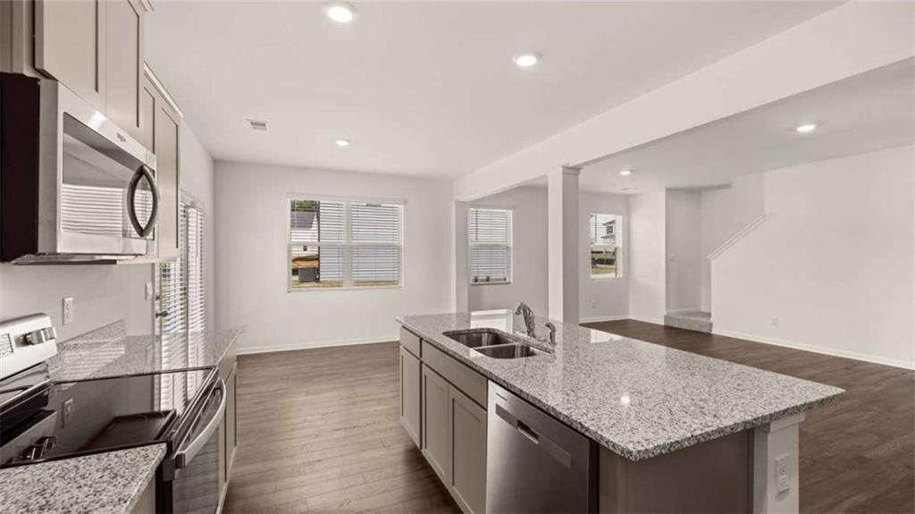 302 Friendship Oak Way Hampton, GA 30228 - Photo 8 of 34