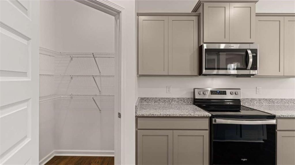 302 Friendship Oak Way Hampton, GA 30228 - Photo 9 of 34