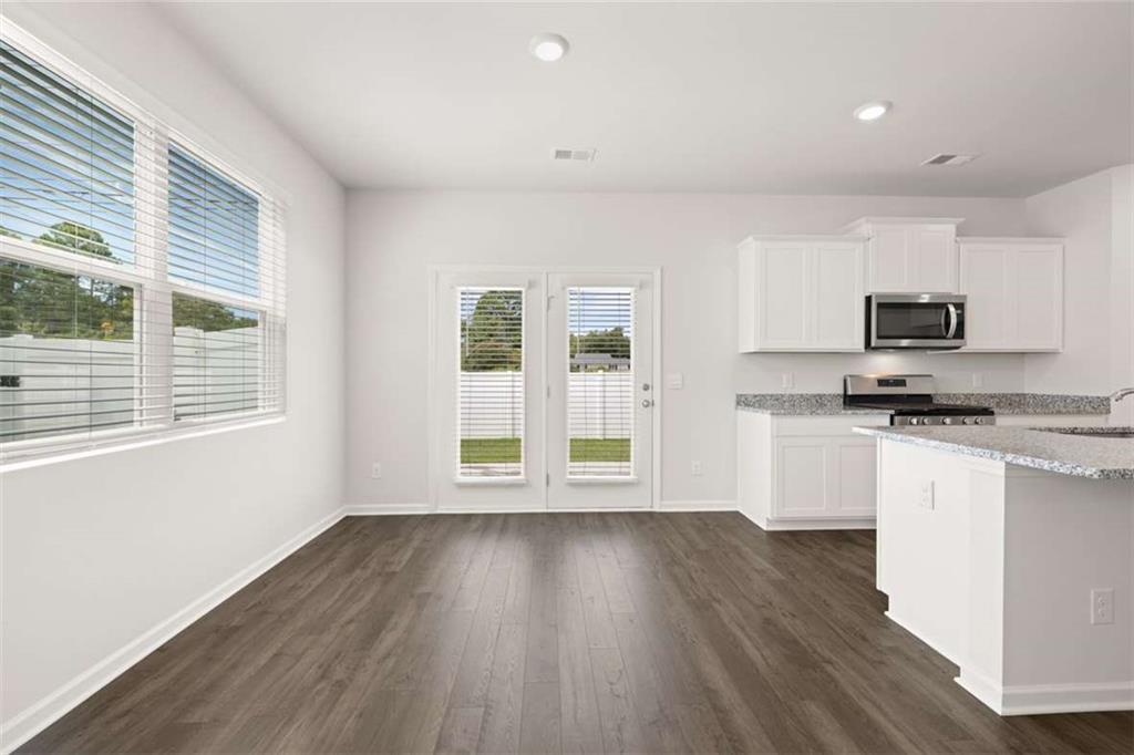 302 Friendship Oak Way Hampton, GA 30228 - Photo 10 of 34