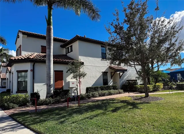 $3,100 | 15156 Palmer Lake Circle, Unit 103, Naples, FL 34109