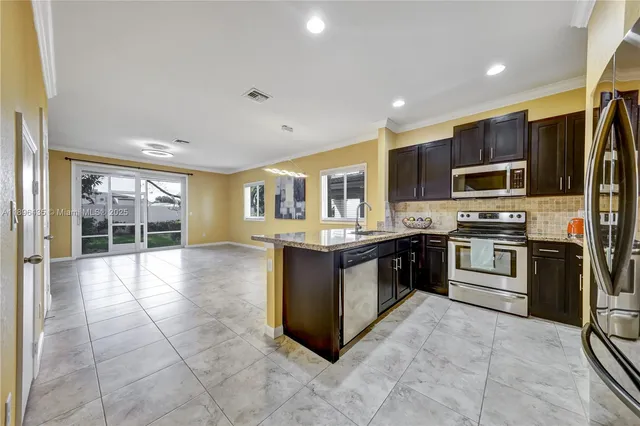 $3,000 | 346 Northeast 47th Place, Deerfield Beach, FL 33064