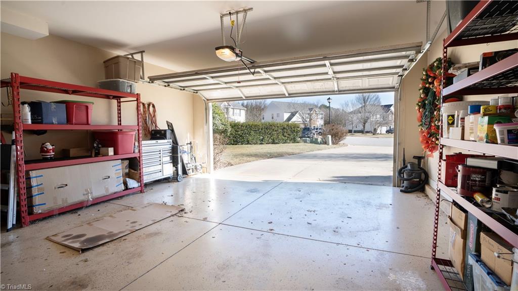 2731 Dandelion Drive High Point, NC 27265 - Photo 25 of 35