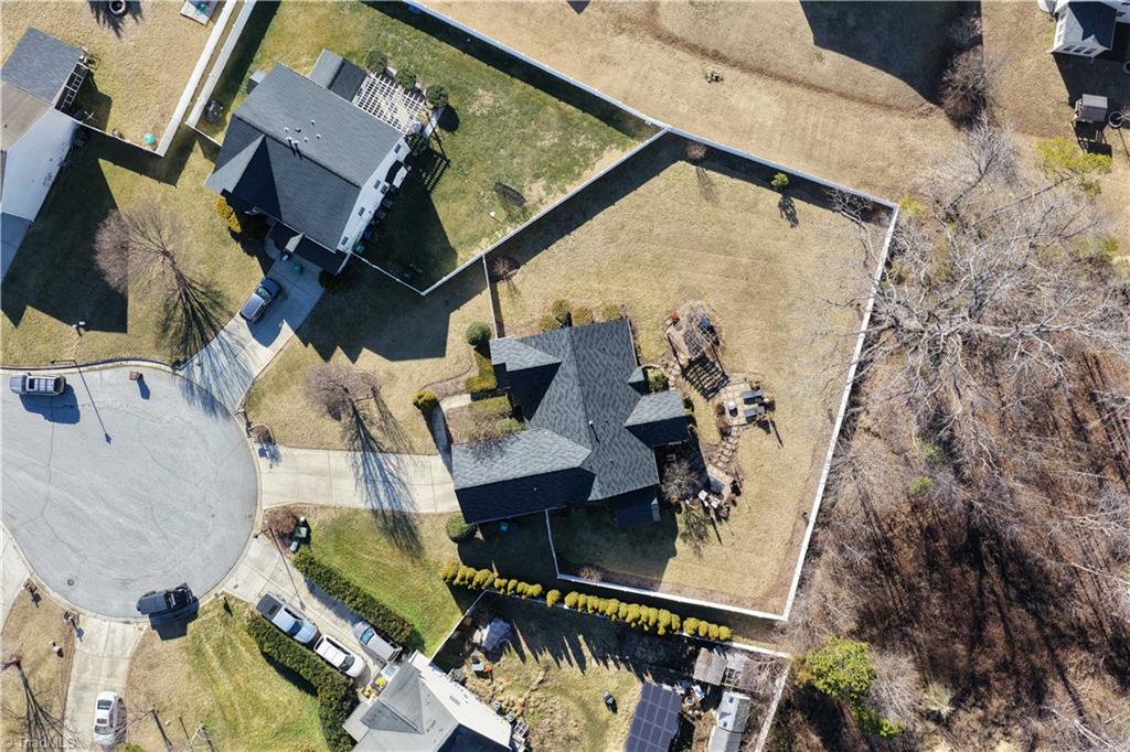 2731 Dandelion Drive High Point, NC 27265 - Photo 33 of 35