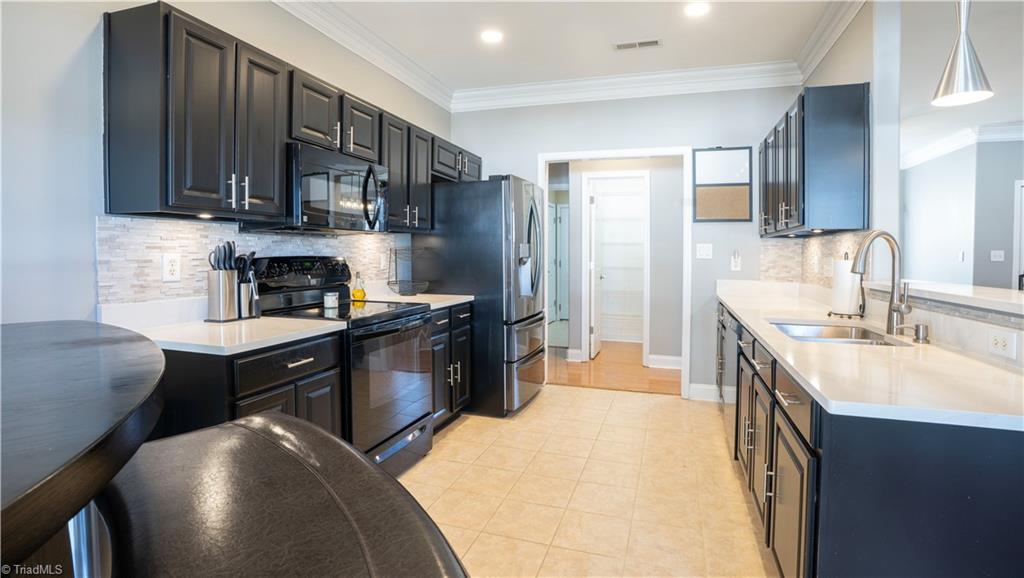 2731 Dandelion Drive High Point, NC 27265 - Photo 10 of 35