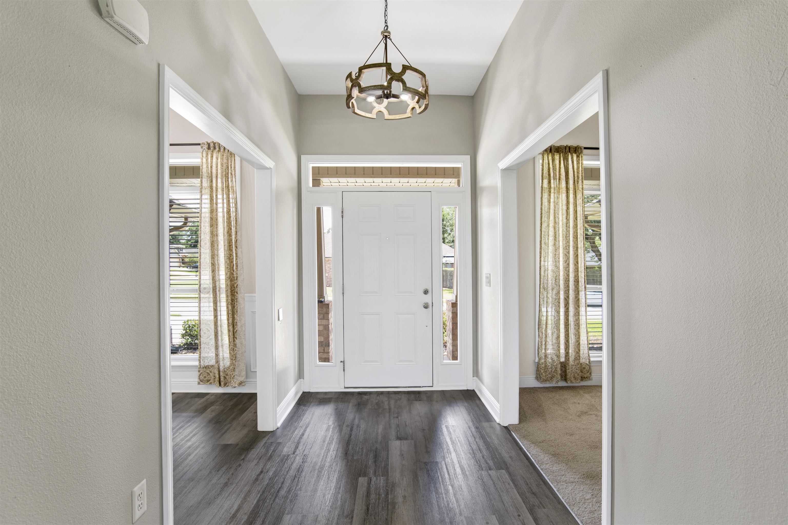 11561 Plateau Street Daphne, AL 36526 - Photo 3 of 29 Entrance Foyer