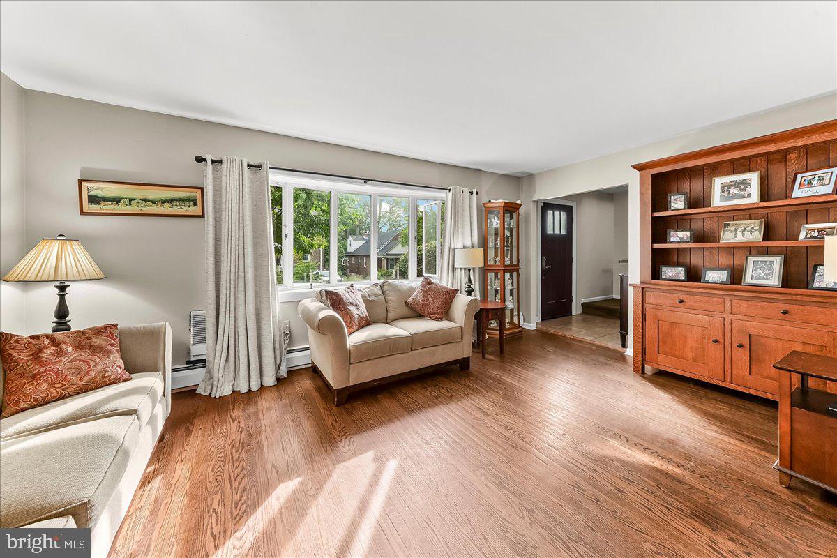 13 McCormick Avenue Ridley Park, PA 19078 - Photo 3 of 41 Living Room