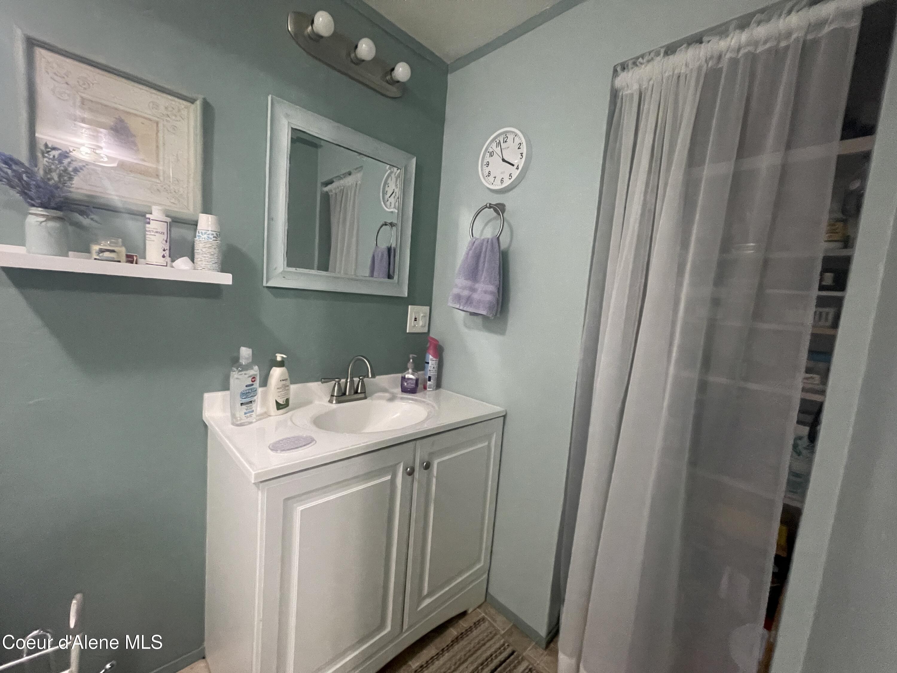 111 Gun Club Road, Unit 27 Sagle, ID 83860 - Photo 34 of 35 Master Bathroom