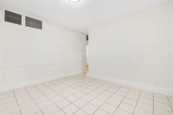 $2,400 | 54 Sutton Street, Unit 3, Providence, RI 02903