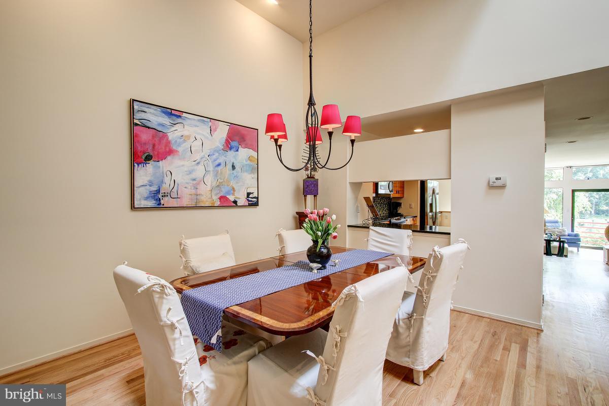 2016 Turtle Pond Drive Reston, VA 20191 - Photo 4 of 30 Refinished Hardwoods & Soaring Ceilings!