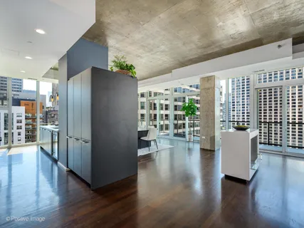 $1,279,000 | 550 North St Clair Street, Unit 2402, Chicago, IL 60611