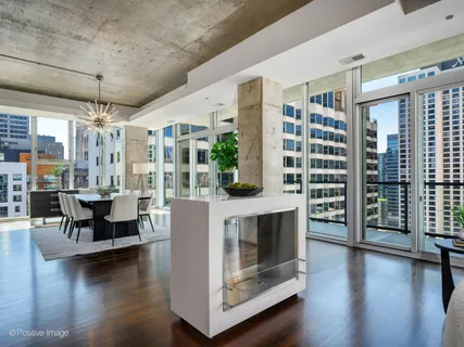 $1,279,000 | 550 North St Clair Street, Unit 2402, Chicago, IL 60611