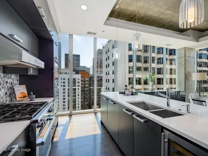 $1,279,000 | 550 North St Clair Street, Unit 2402, Chicago, IL 60611