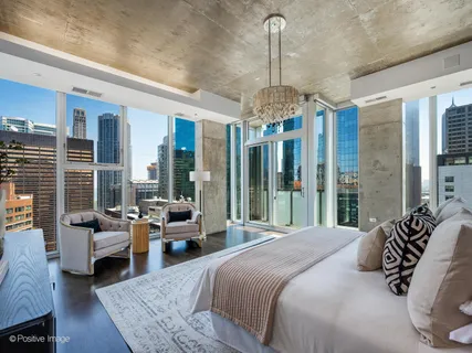 $1,279,000 | 550 North St Clair Street, Unit 2402, Chicago, IL 60611