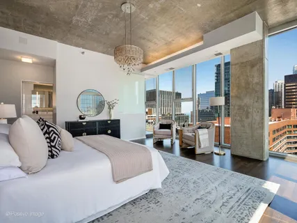 $1,279,000 | 550 North St Clair Street, Unit 2402, Chicago, IL 60611