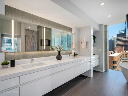 $1,279,000 | 550 North St Clair Street, Unit 2402, Chicago, IL 60611