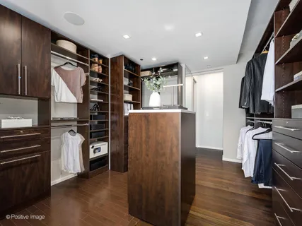 $1,279,000 | 550 North St Clair Street, Unit 2402, Chicago, IL 60611