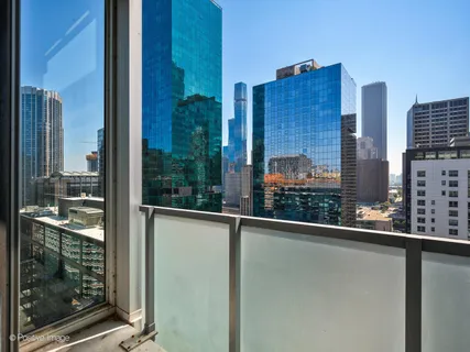 $1,279,000 | 550 North St Clair Street, Unit 2402, Chicago, IL 60611