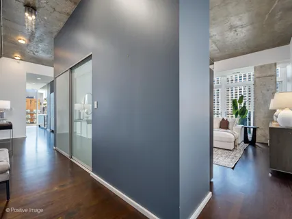 $1,279,000 | 550 North St Clair Street, Unit 2402, Chicago, IL 60611