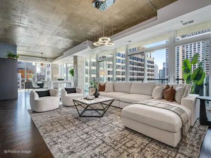 $1,279,000 | 550 North St Clair Street, Unit 2402, Chicago, IL 60611