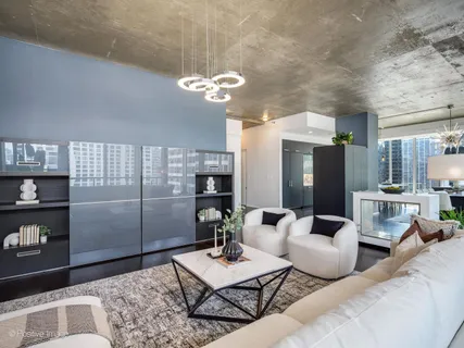 $1,279,000 | 550 North St Clair Street, Unit 2402, Chicago, IL 60611