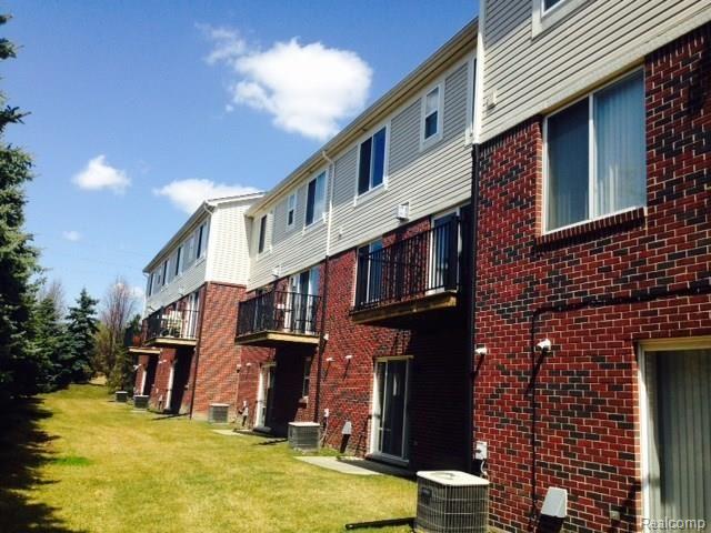 6963 Edgewater Drive, Unit 4 Troy, MI 48085 - Photo 5 of 24