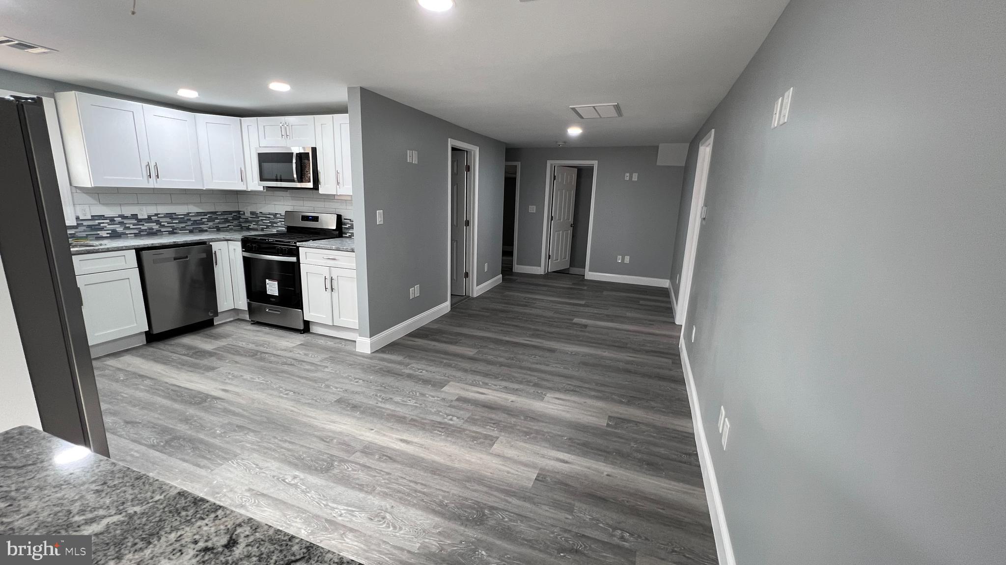 301 Ellisdale Road Chesterfield, NJ 08515 - Photo 5 of 31 Living Room