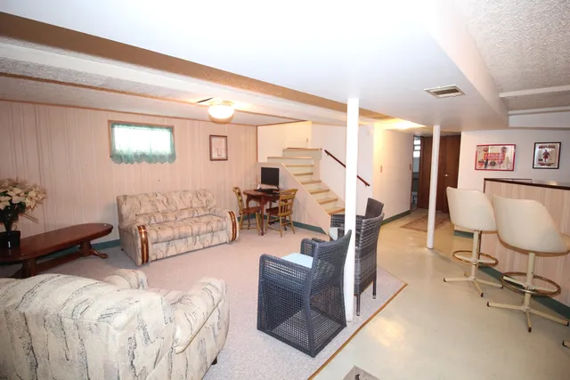 $325,000 | 3332 West 108th Street, Chicago, IL 60655