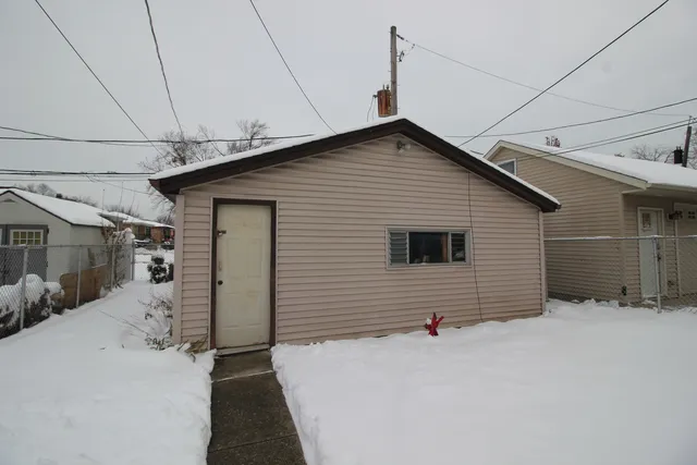 $325,000 | 3332 West 108th Street, Chicago, IL 60655