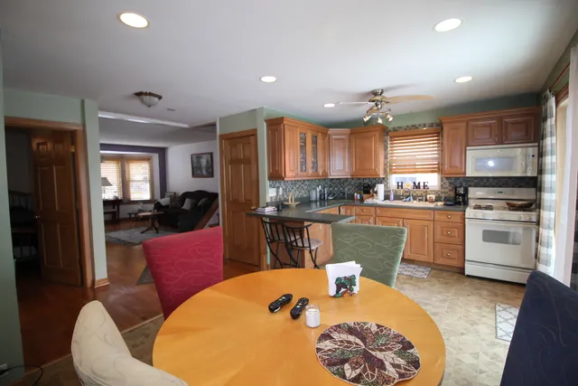 $325,000 | 3332 West 108th Street, Chicago, IL 60655