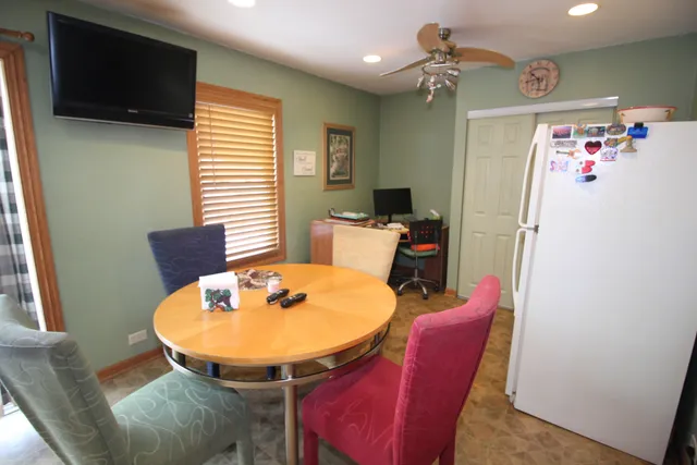 $325,000 | 3332 West 108th Street, Chicago, IL 60655