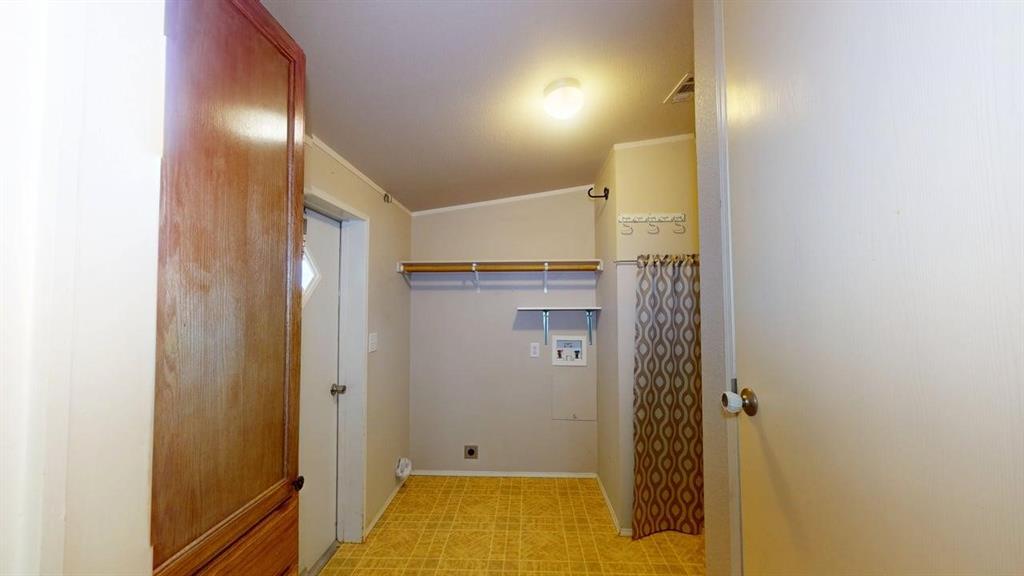 1301 East Pontotoc Street Mason, TX 76856 - Photo 26 of 26 a bathroom with a tub and shower