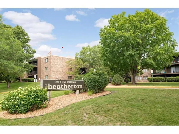$136,000 | 4120 Parklawn Avenue, Unit 134, Edina, MN 55435