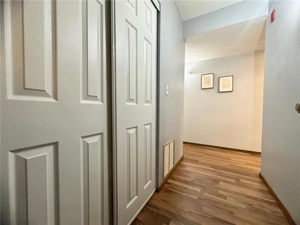 $136,000 | 4120 Parklawn Avenue, Unit 134, Edina, MN 55435