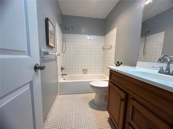 $136,000 | 4120 Parklawn Avenue, Unit 134, Edina, MN 55435