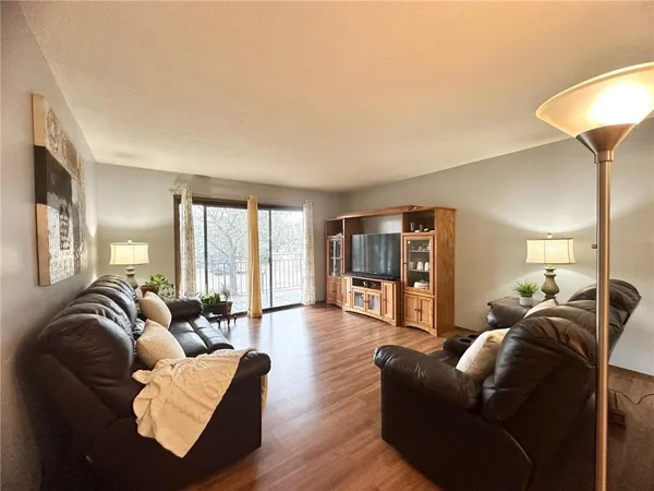 $136,000 | 4120 Parklawn Avenue, Unit 134, Edina, MN 55435