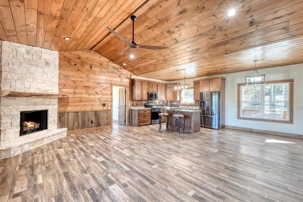 1661 Mauney Circle Blairsville, GA 30512 - Photo 12 of 63